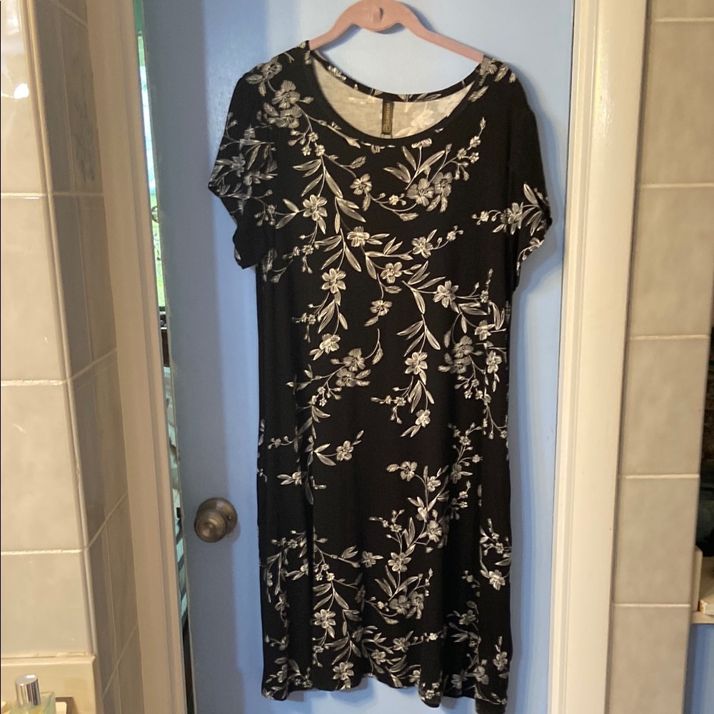 Floral Black and White Dress - HOTGIFT